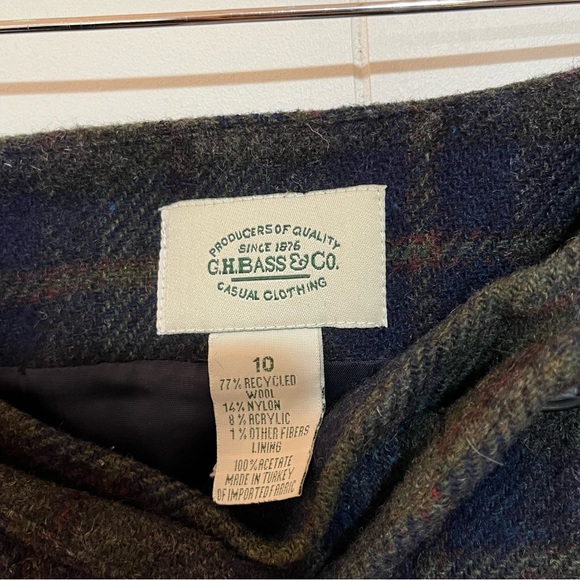 G.H. Bass Plaid Wool Wrap Skirt Size 10 Green Navy Tartan Pattern Midi Length - Picture 2 of 14